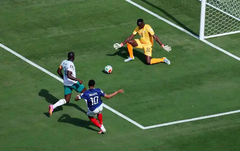 姆巴佩凌空斩惊艳全场！法国3-0塞内加尔，世界杯热身赛现神级配合