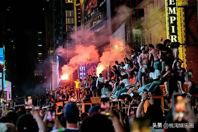 纽约双喜临门！世界杯+尼克斯游行引爆今夏转会狂潮，三巨头雏形浮出水面
